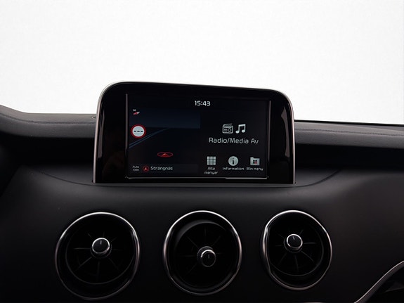 Kia Stinger 23 of 30
