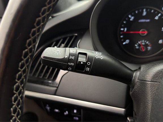 Kia Stinger 19 of 30