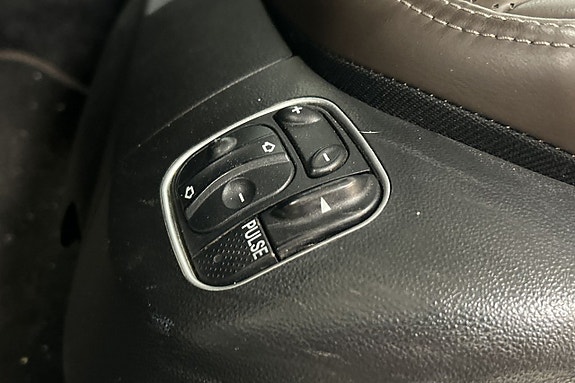 Mercedes-Benz SL63 20 of 26