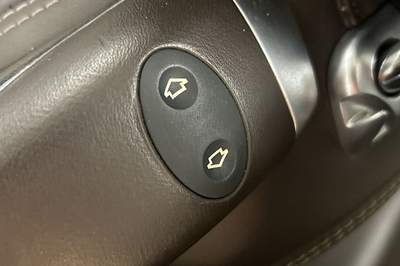 Mercedes-Benz SL63 21 of 26