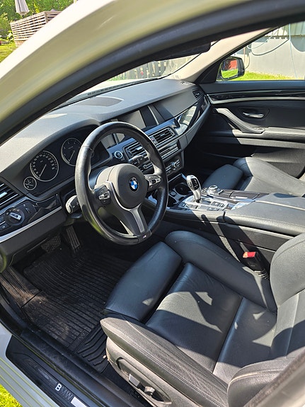 BMW 520d 4 of 5