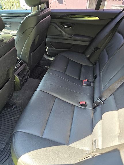 BMW 520d 3 of 5