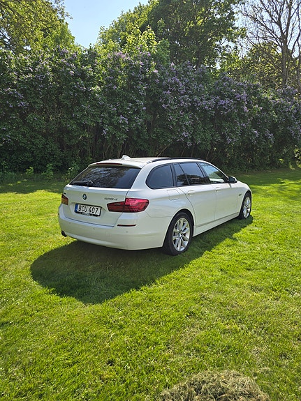 BMW 520d 2 of 5