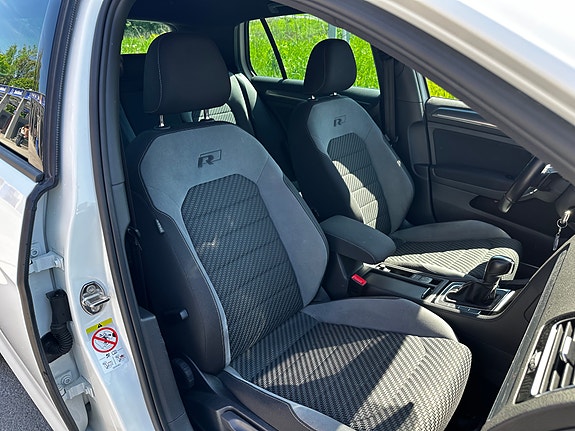 Volkswagen Golf VII 7 of 8