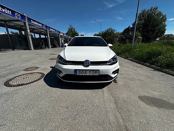 Volkswagen Golf VII 2 of 8