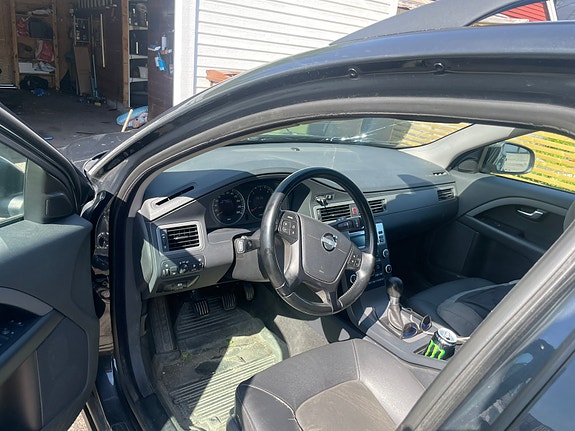 Volvo V70 5 of 5