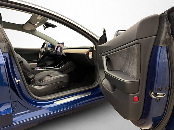 Tesla Model 3 30 of 30