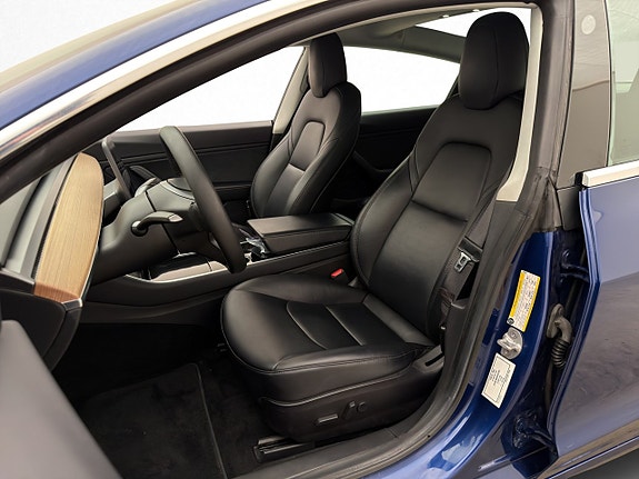 Tesla Model 3 11 of 30