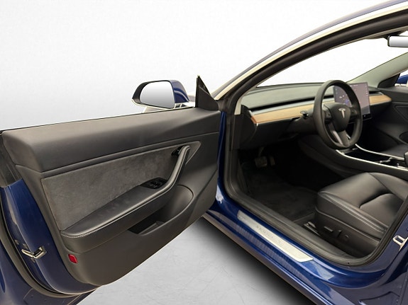 Tesla Model 3 10 of 30