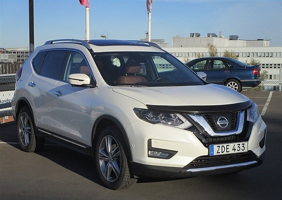 Nissan X-Trail 3 of 5