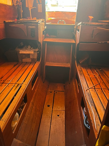 Royal Viking 28f 4 of 4