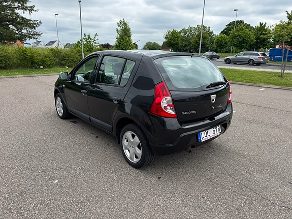 Dacia Sandero 4 of 5