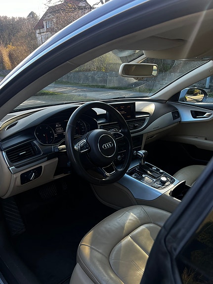 Audi A7 2 of 5