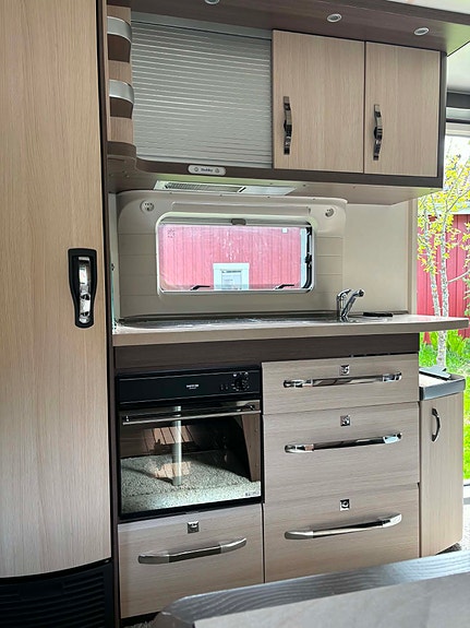Hobby 650 UMFE PRESTIGE AC + PENTATÄLT ev byte mindre vagn 13 of 15