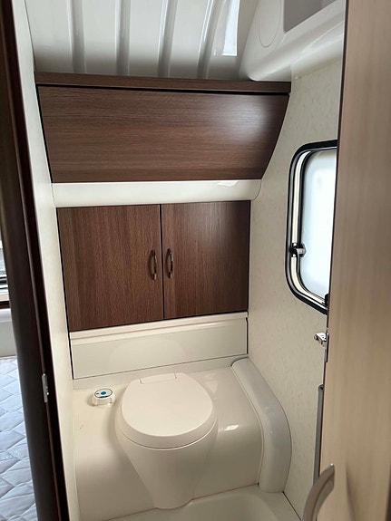Hobby 650 UMFE PRESTIGE AC + PENTATÄLT ev byte mindre vagn 12 of 15