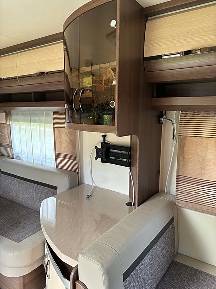 Hobby 650 UMFE PRESTIGE AC + PENTATÄLT ev byte mindre vagn 6 of 15