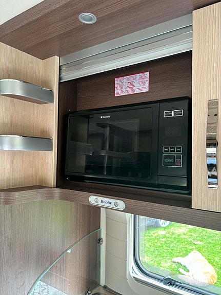 Hobby 650 UMFE PRESTIGE AC + PENTATÄLT ev byte mindre vagn 8 of 15