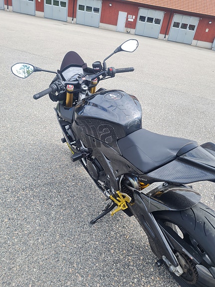 Aprilia Tuono V4 R 5 of 5