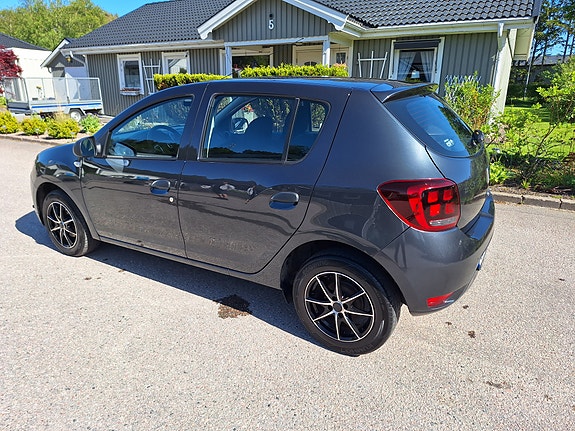Dacia Sandero 3 of 5