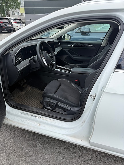Volkswagen Passat 3 of 3