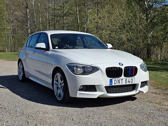 BMW 116i 2 of 5