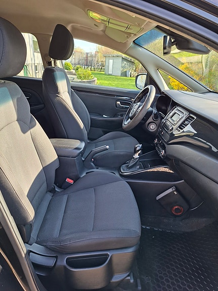 Kia Carens 5 of 5