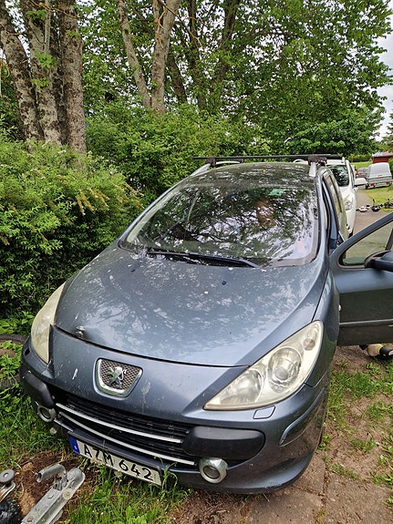 Peugeot 307 SW 3 of 5