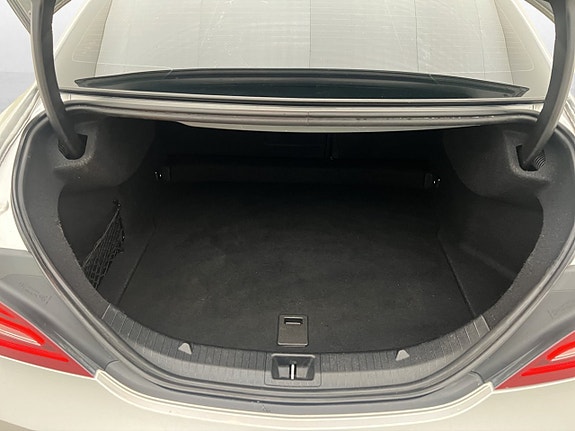 Mercedes-Benz CLA250 27 of 30