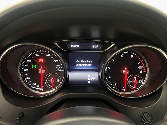 Mercedes-Benz CLA250 17 of 30