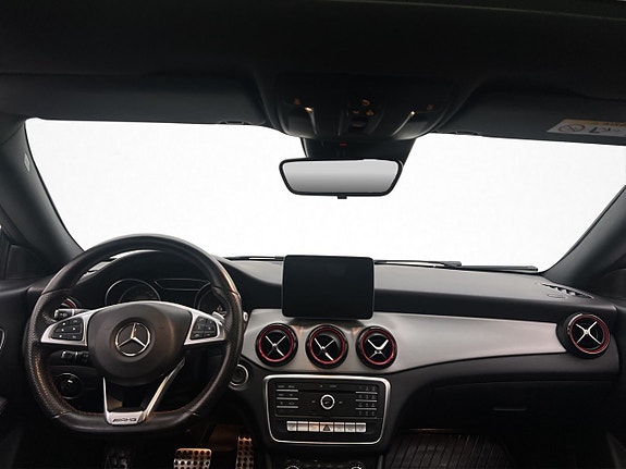 Mercedes-Benz CLA250 13 of 30