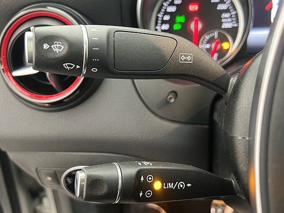 Mercedes-Benz CLA250 15 of 30