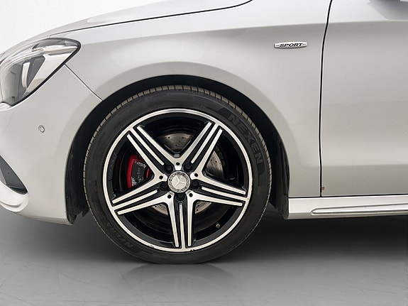 Mercedes-Benz CLA250 28 of 30