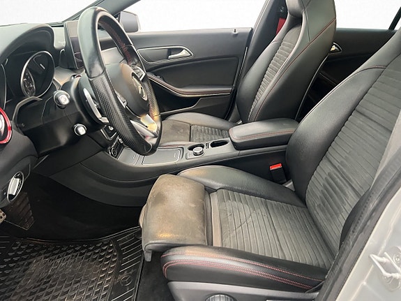 Mercedes-Benz CLA250 12 of 30