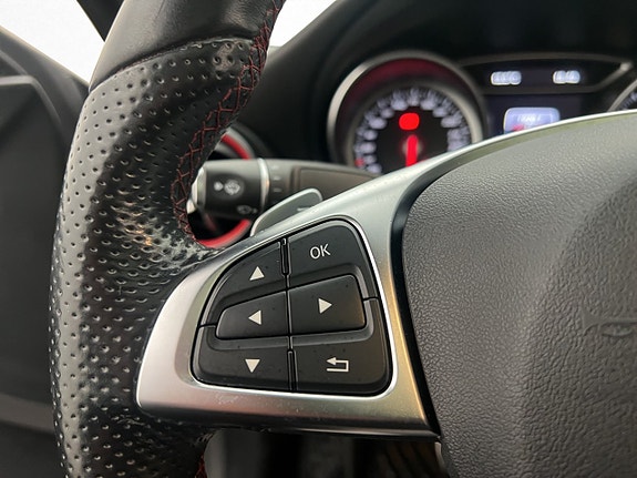 Mercedes-Benz CLA250 16 of 30