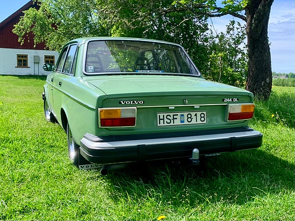 Volvo 240 4 of 5
