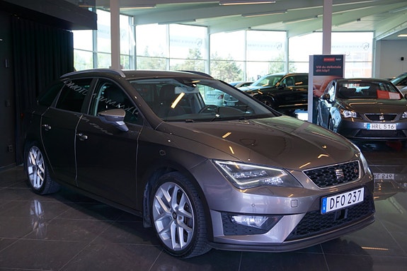 Seat Leon 2 of 5