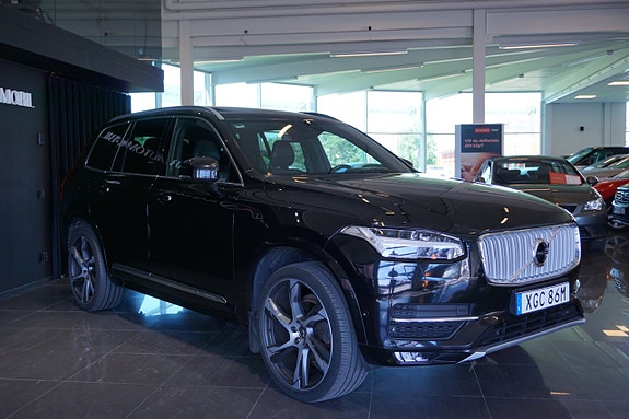Volvo XC90 2 of 5
