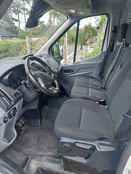 Ford Transit 8 of 13