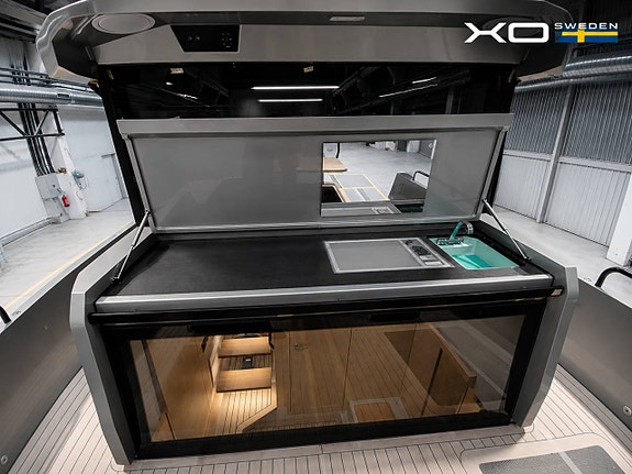 XO EXPLR 44 THE ART OF ARRIVING IN A YACHT 4 of 5