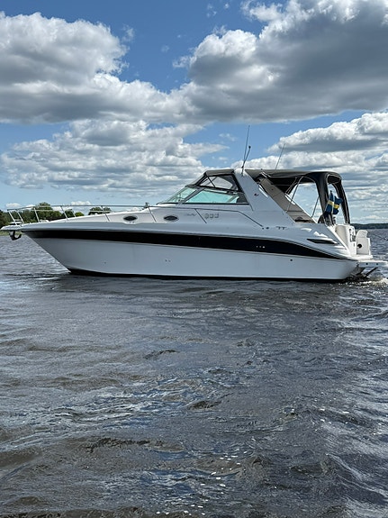 Sea Ray 330 Sundanser 2 of 10