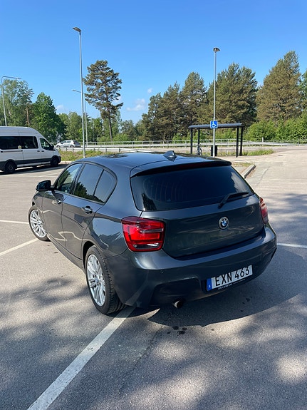 BMW 116i 3 of 5