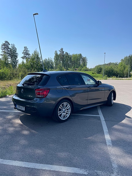 BMW 116i 2 of 5