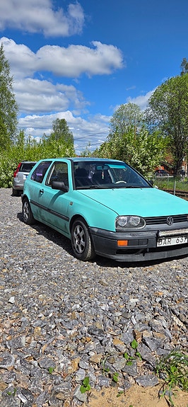 Volkswagen Golf III 2 of 4