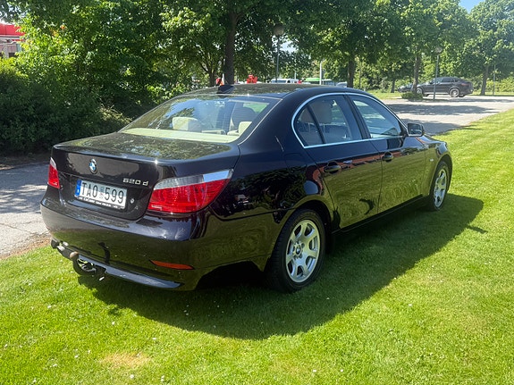 BMW 520d 2 of 5