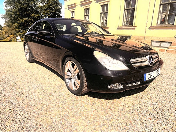 Mercedes-Benz CLS320 5 of 5