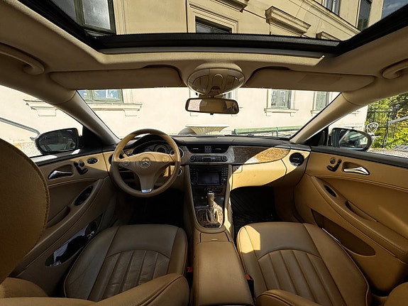 Mercedes-Benz CLS320 17 of 23