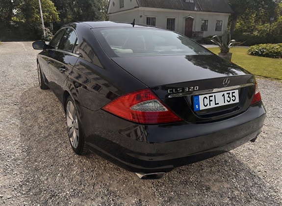 Mercedes-Benz CLS320 9 of 23