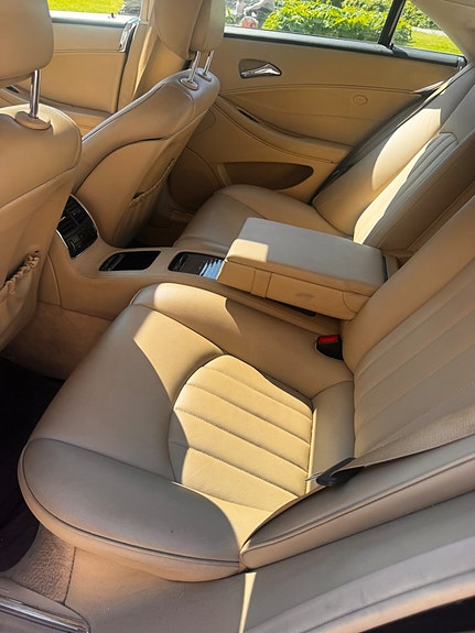 Mercedes-Benz CLS320 14 of 23