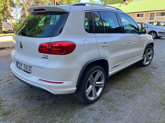 Volkswagen Tiguan 4 of 5