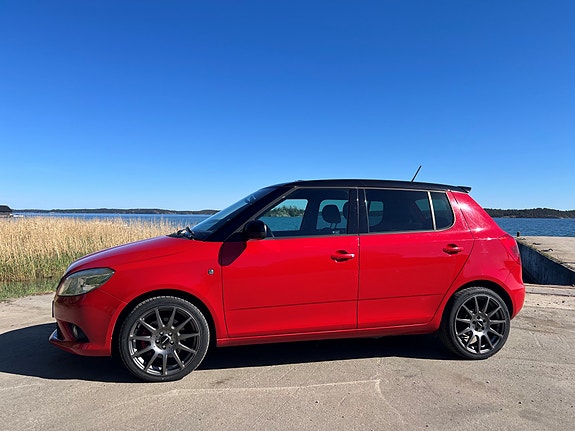 Skoda Fabia 2 of 10